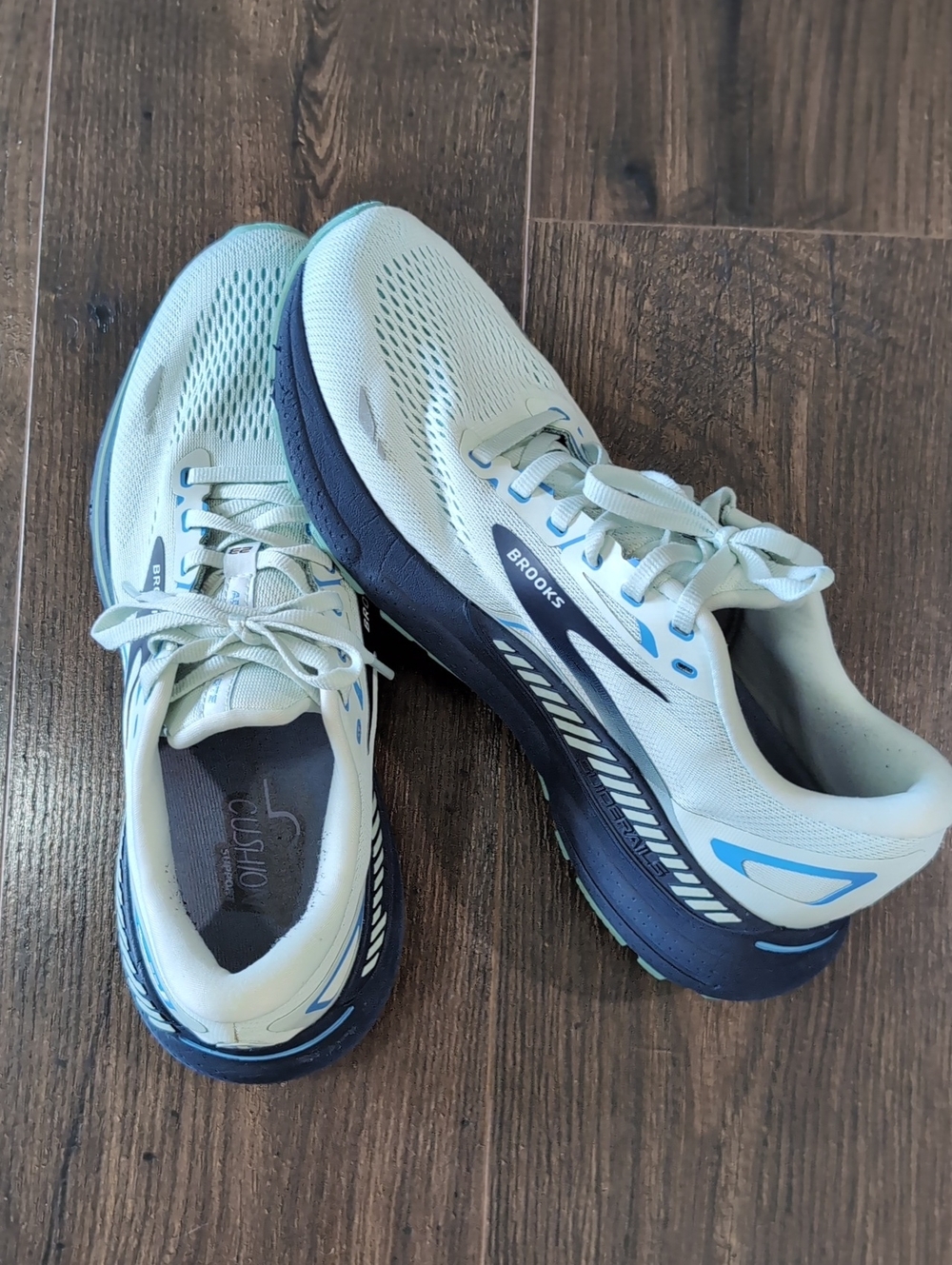 Brooks Adrenaline GTS 23 - Running Shoe